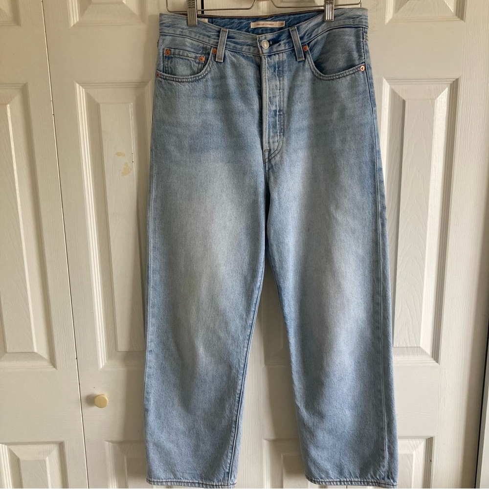 Levi’s Premium Ribcage Straight Light Wash Size 29